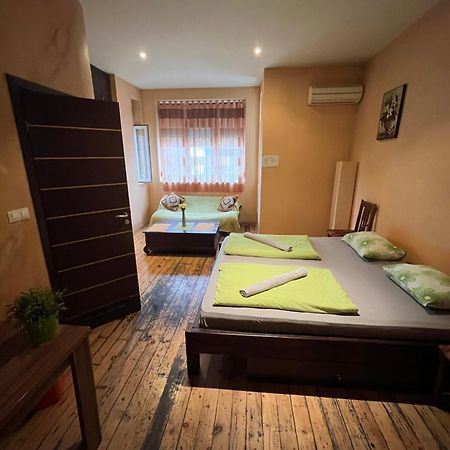 Elegance On A Budget - Rooms For Rent In Sofia Center Ngoại thất bức ảnh