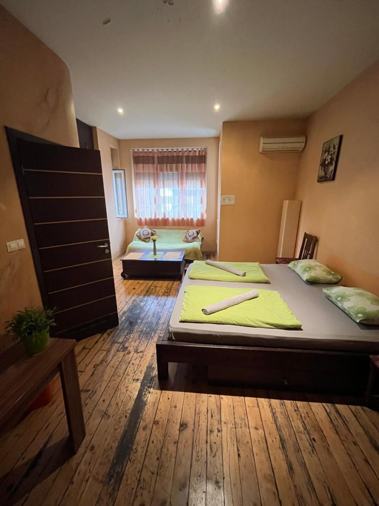 Elegance On A Budget - Rooms For Rent In Sofia Center Ngoại thất bức ảnh