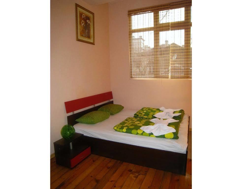 Elegance On A Budget - Rooms For Rent In Sofia Center Ngoại thất bức ảnh